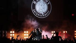 Diddy and Mase perform Mo Money Mo Problems at Beacon Theater 2017