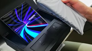 Huawei Mate X 5G - Unboxing (Consumer Version)