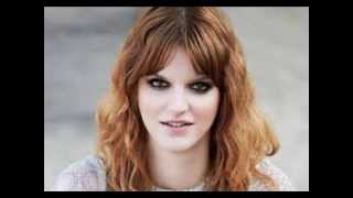 Video thumbnail of "Chiara Galiazzo & Fiorella Mannoia - Mille Passi Testo"