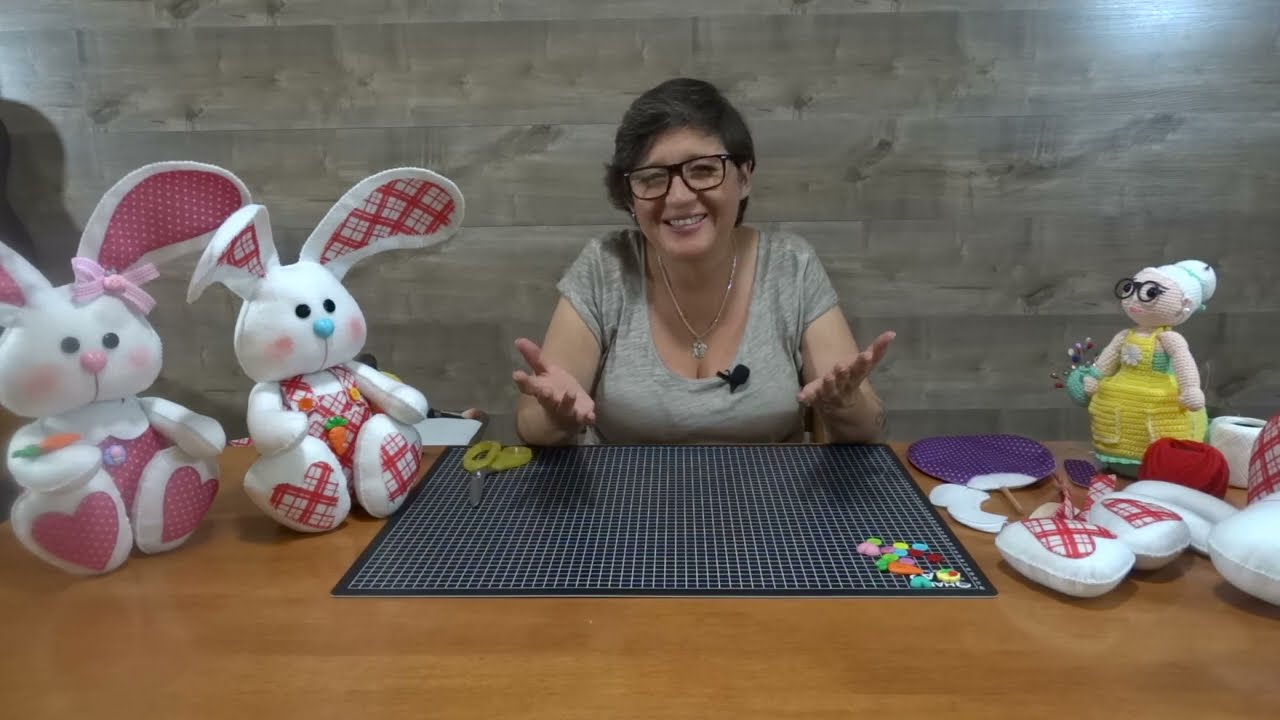 Conejito tope de puerta. Incluye moldes (Caja de información). Yasna Pino. Casa Puchinni.