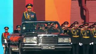 Парад Победы - 2017, вынос Государственного флага России и знамени Победы.