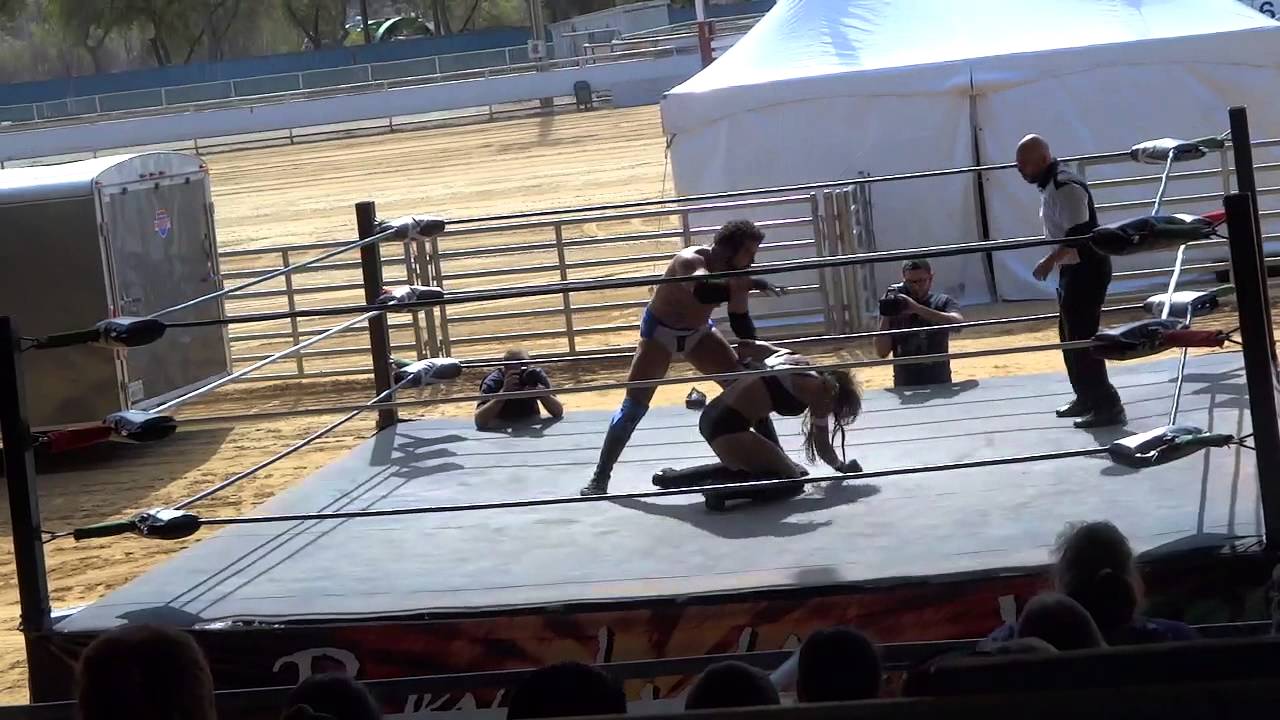 *Battle of the Sexes* El Pistolero vs Nicole Savoy