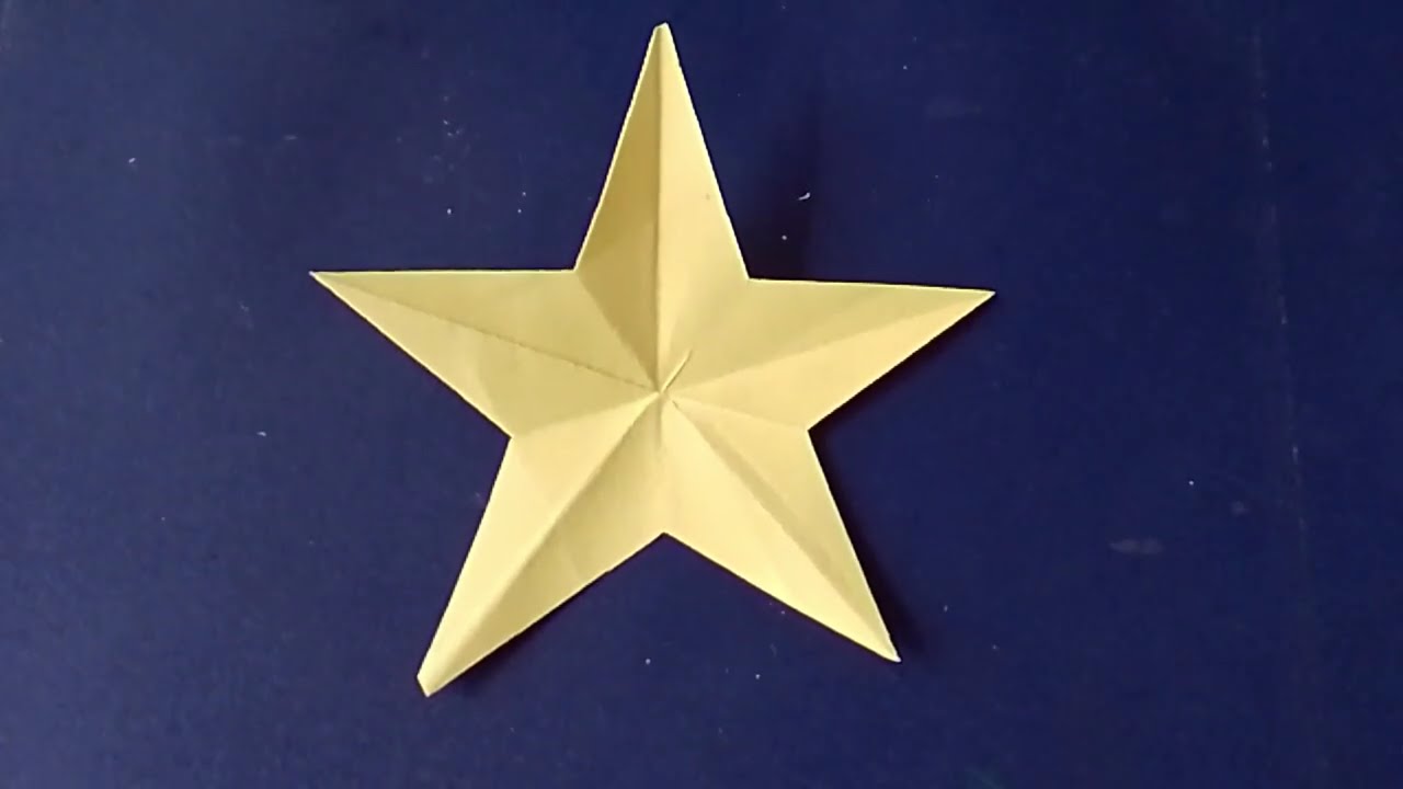 Mit nur einmal Schneiden ganz einfach einen perfekten Stern basteln