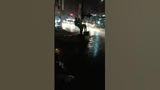 status wa, story wa ig fb di pinggir jalan malam hari menunggu hujan reda di rel kereta
