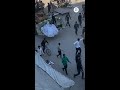 El peculiar medio de transporte elegido por unos novios para llegar a su boda en Gaza