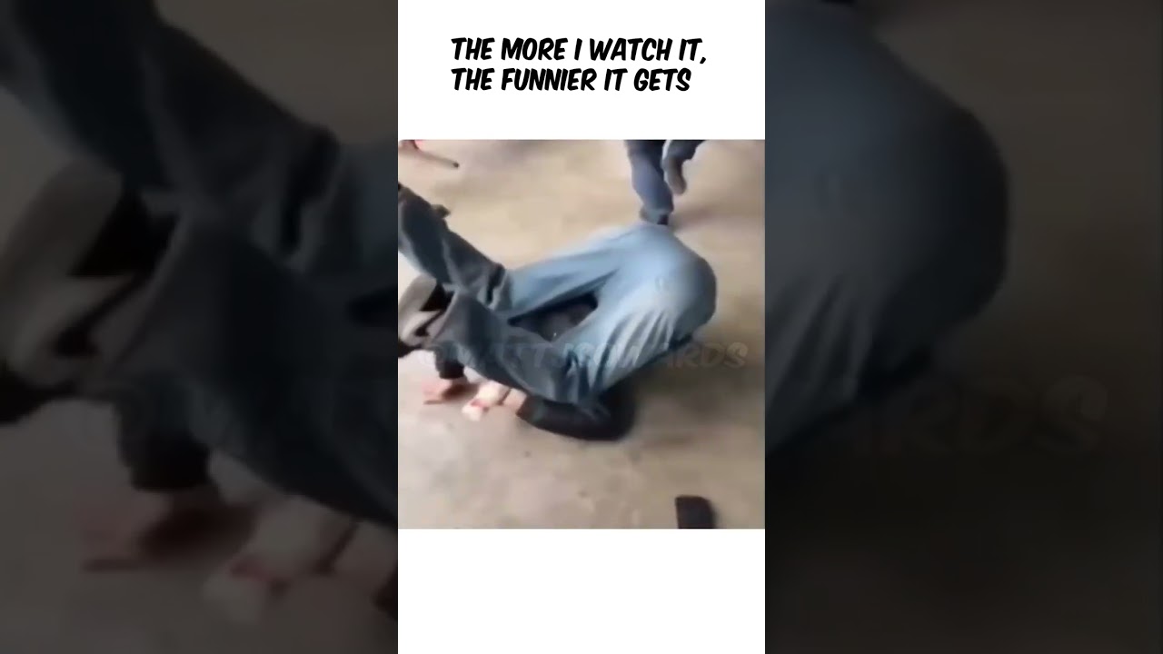 The more I watch it, the funnier it gets 😂 #funny #fails #shorts