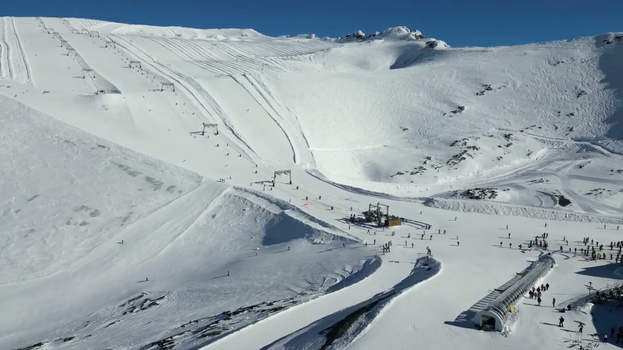 Alps France   Les 2 alpes  ski resort france alps  beautiful   panorama  biggest   resort  !!!!!!!