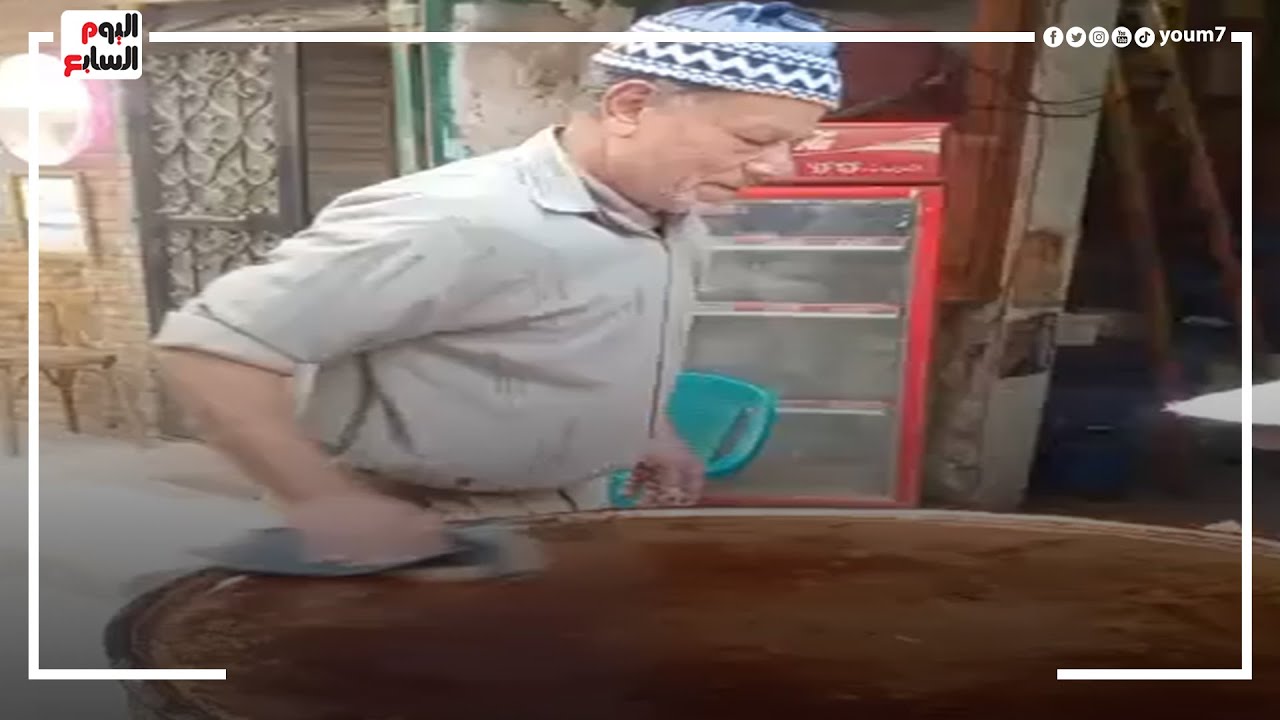 رمضان بريحة زمان.. أقدم بائع كنافة فى الإسكندرية يكشف سر الصنعة