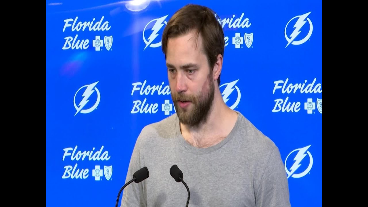Lightning's Victor Hedman keeps busy with 'stolen' workout gear and puppies