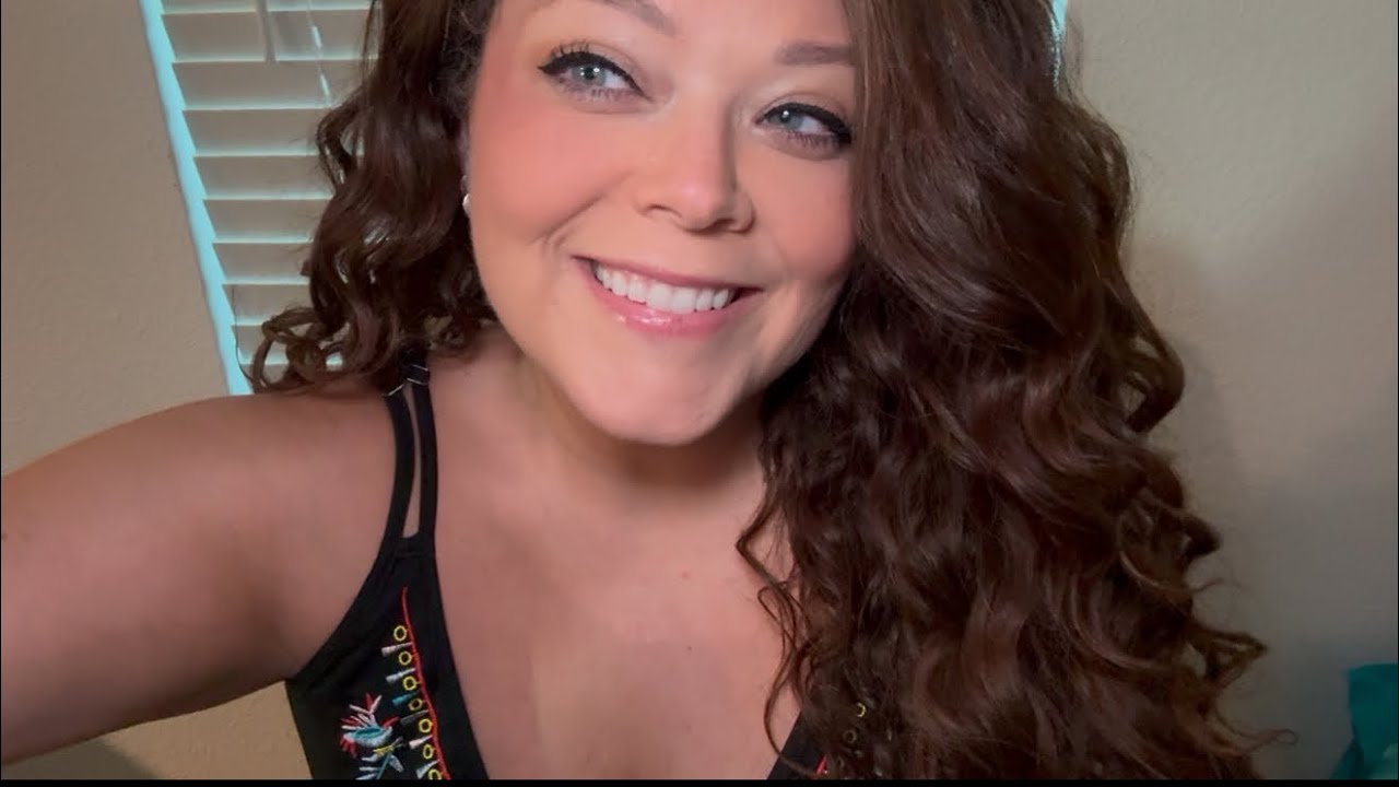 ASMR - Tapping on my curly hair products & telling funny stories (whispering) 