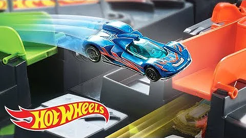 Who will make it the LONGEST in the Hot Wheels Colossal Crash? | @HotWheels