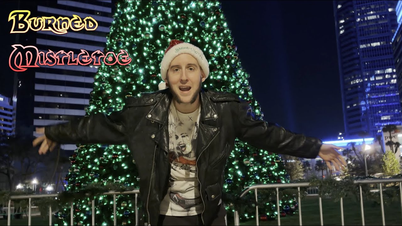 Burned Mistletoe - Акустическая рождественская композиция в стиле эмо | Музей Каммер и рождествен...