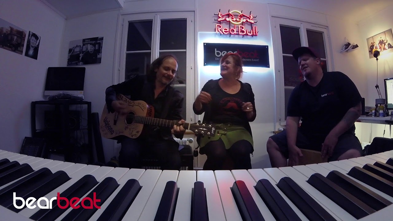 BÜRO SESSION - Gigi Moto - bearbeat