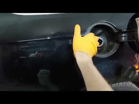 Как БЫСТРО снять ЛЮЧОК бензобака в Volkswagen Passat B7