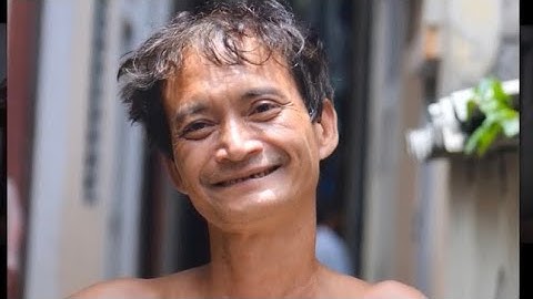 Gia cảnh của người hùng cứu bé gái 4 tuổi rơi từ lan can tầng 2 ở Nam Định | Danh tính người đàn ông