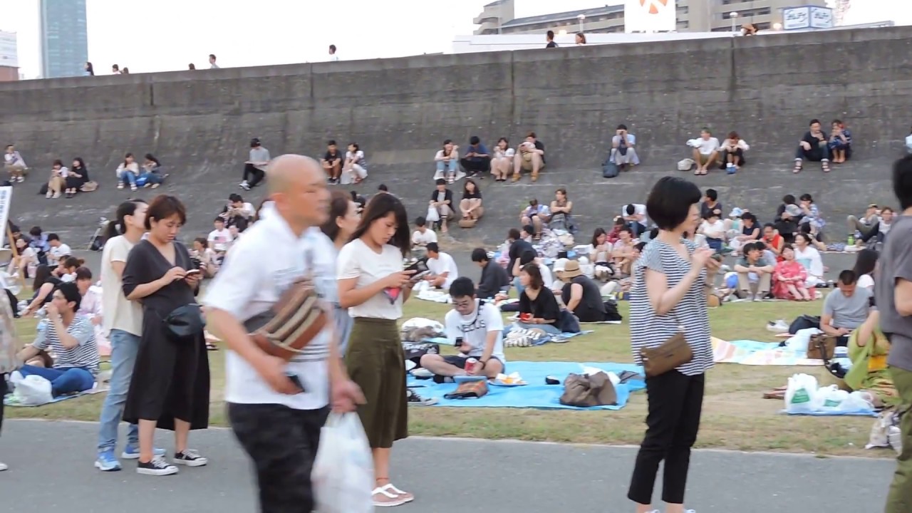 花火大会 いつも女性は困ること トイレの列が長い Youtube 花火大会 いつも女性は困ること トイレの列が長い Youtube
