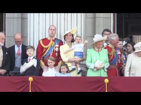 Video: Il Principe Louis Apparirà Per La Prima Volta Sul Balcone Reale
