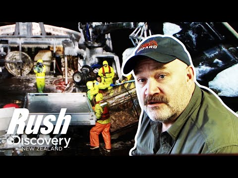 Fisherman S Back Is Crushed By A Hydraulic Sorting Table I Deadliest Catch