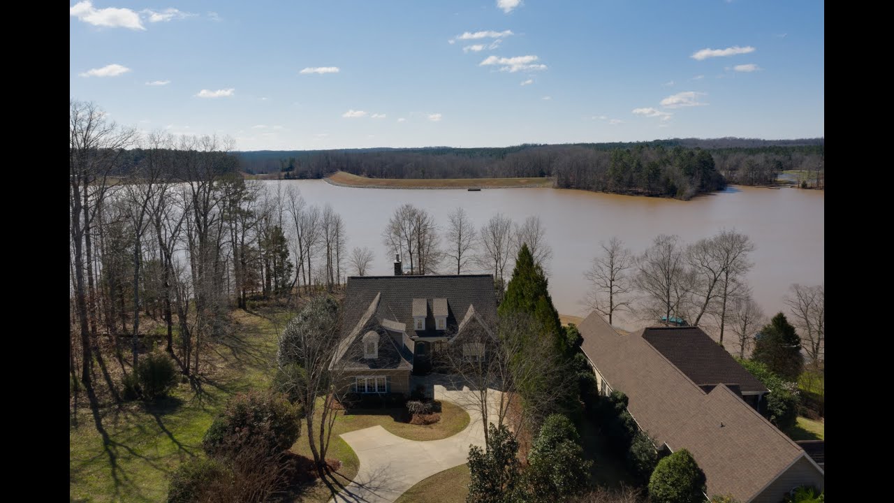144 Yacht Dr. Laurens SC Beautiful lakefront home at The Pointe at
