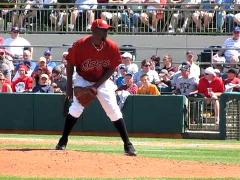 Sammy Gervacio Pitches at Astros Spring Training