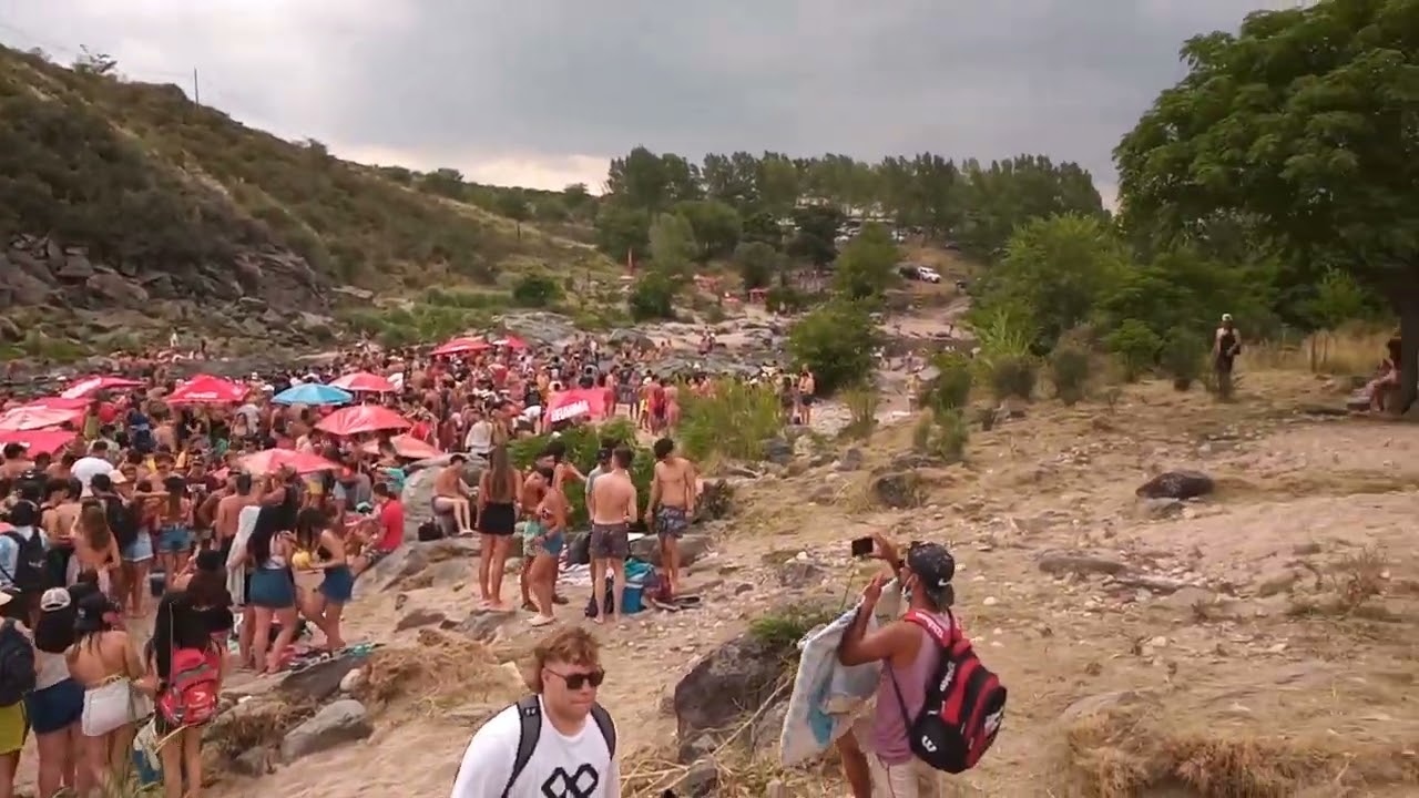 ESTO ES ARGENTINA.. NO LO ENTENDERIAS: playa secreta en Mayu Sumaj (Córdoba) hasta el OGETE.suscribi