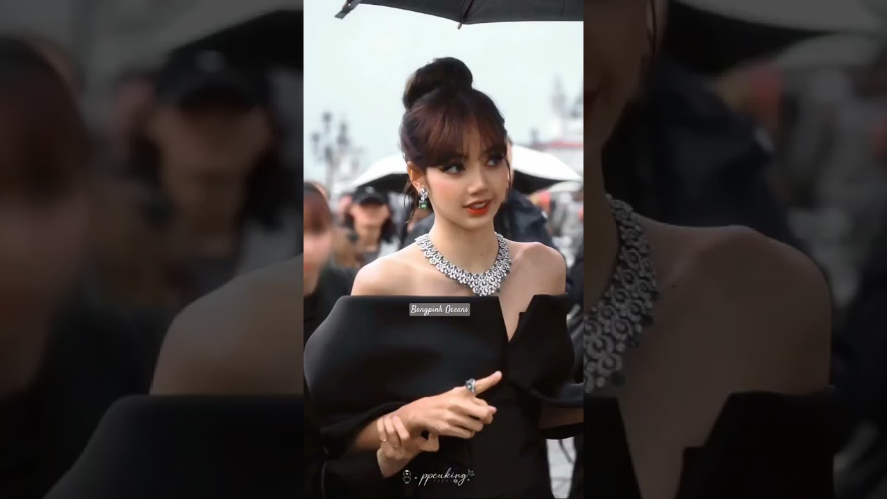 Omg Queen you dropped your crown 👑 