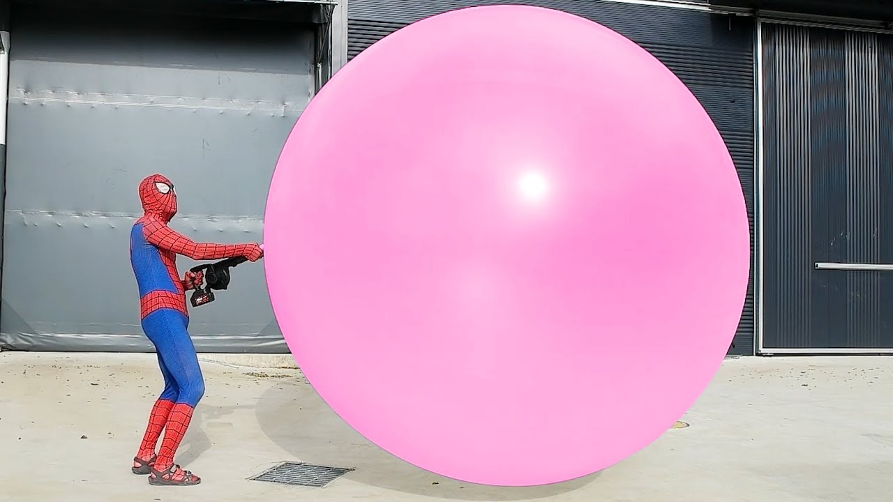 Spider Man Popping Giant 6ft Balloons