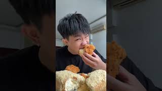 First time experiencing SUGAR TOWN cake