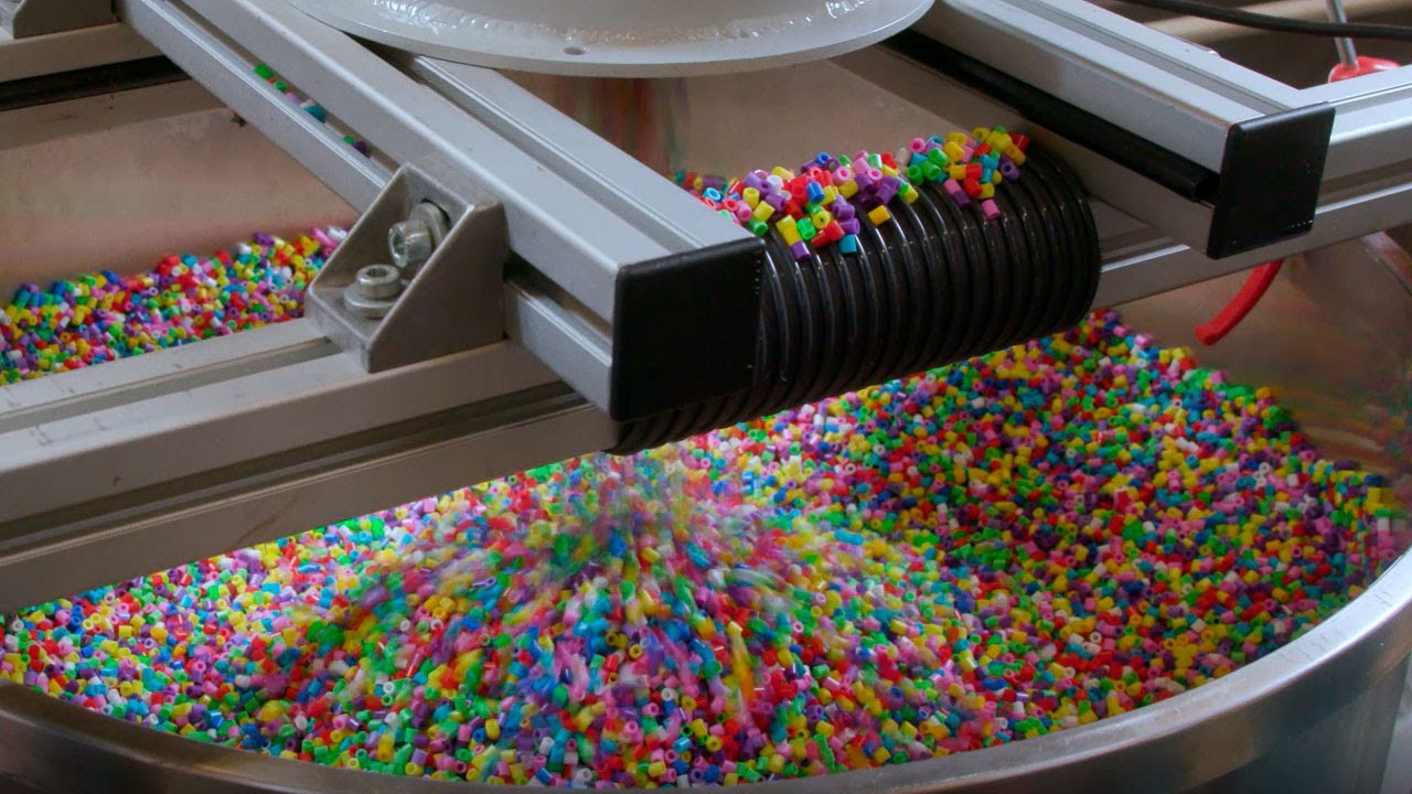 Tour at the Hama factory -  dansk version