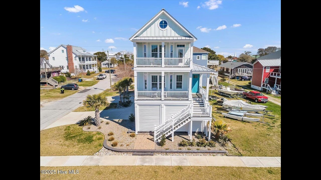 Homes for sale - 209 S 11th Street, Morehead City, NC 28557