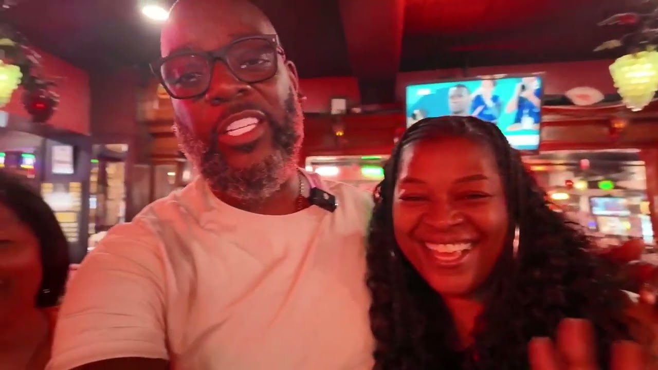 Вот все, что я ел в ресторане Acme Oyster House в Новом Орлеане