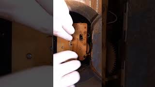 Evacuation Of The Pendulum. Kienzle Clock