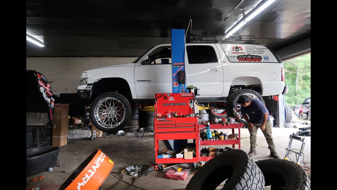 Polishing Wheels 2018 Silverado LTZ 5.3L Superlift 24x14 35x15