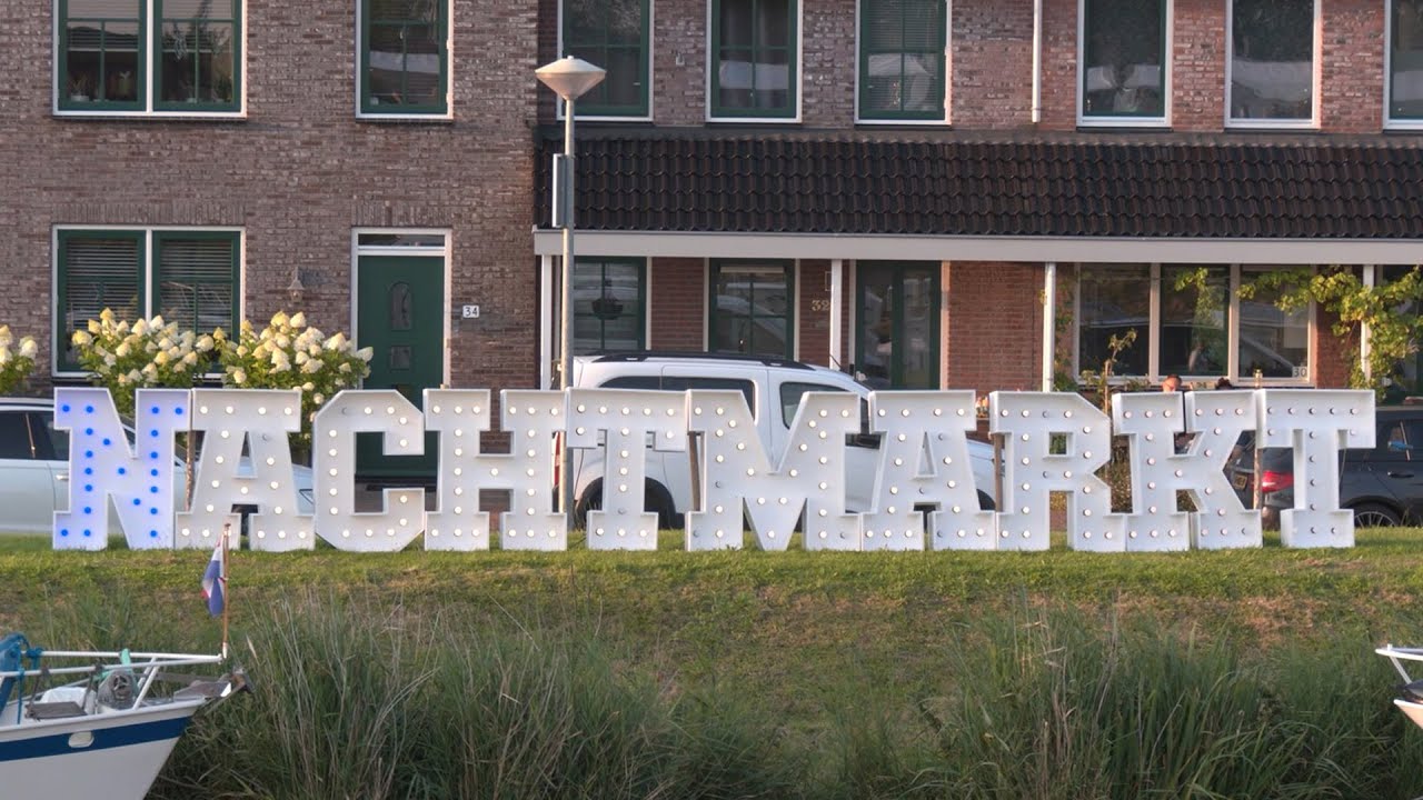 Nachtmarkt in Kolhorn trekt opnieuw grote menigte