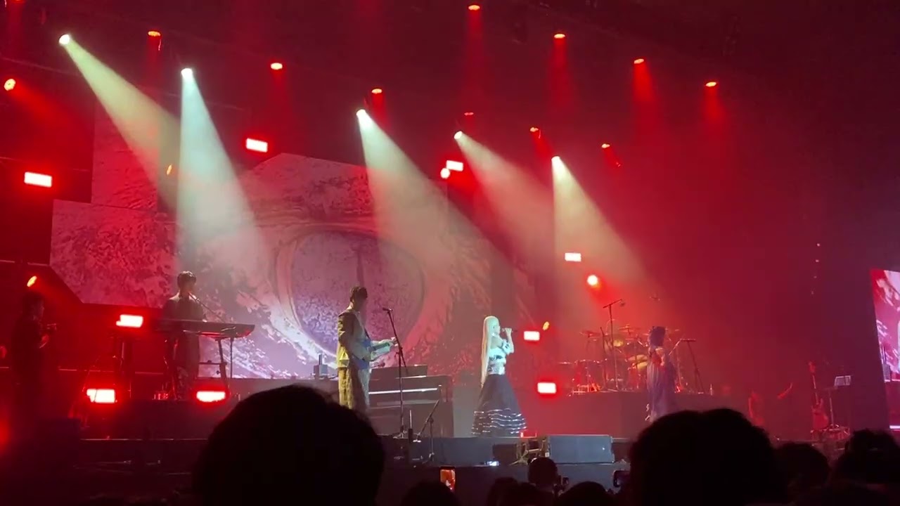 Khóc Blóck - Phùng Khánh Linh & The Flob (Đại Đồng Tour Hà Nội)