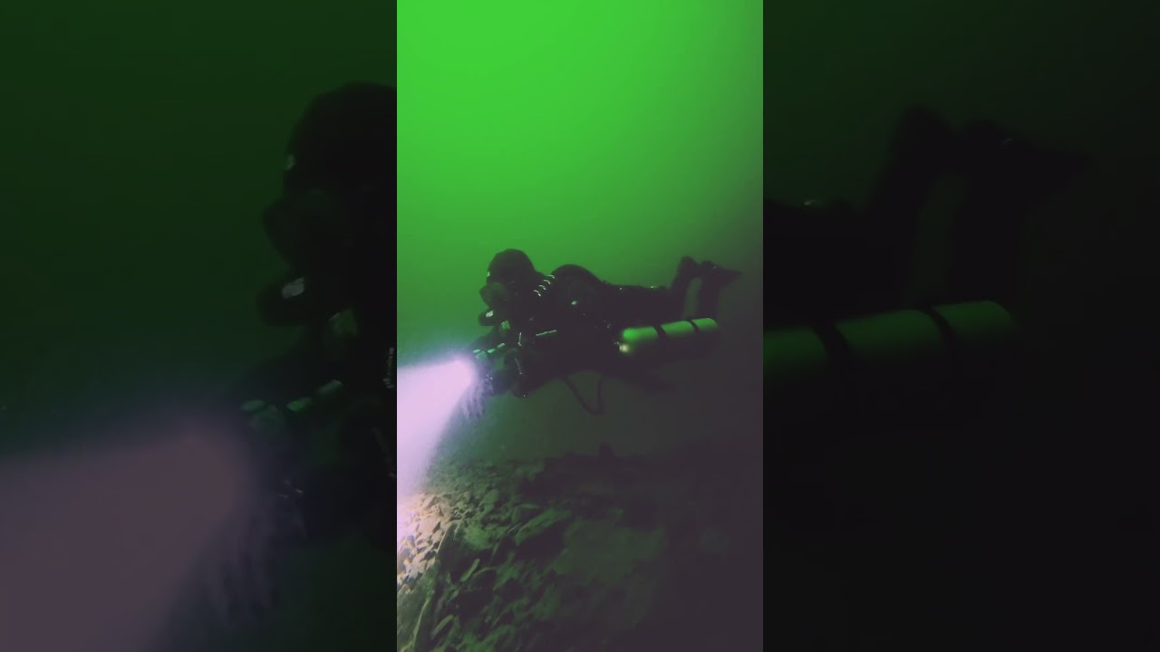 After gearing up on the side of the road in 34 deg C the cool 7 deg C water at 30M was very nice!