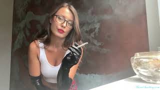 Anna Smoking Fethis Y