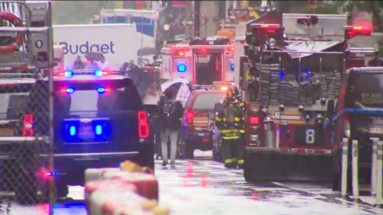 Helicopter crash lands on Manhattan building: FDNY