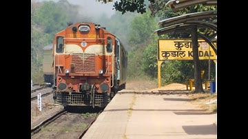 22119 Mumbai CSMT - Karmali GOA Tejas Express Entering Kudal Railway Station : Konkan Railways