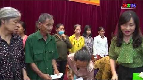 Trao tặng 60 phần quà cho hộ nghèo có hoàn cảnh đặc biệt khó khăn của huyện Nghi Xuân