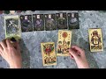 Le cuenta a alguien lo que siente por mí? Que cuenta ? Que no? Que hará ? Tarot interactivo del amor