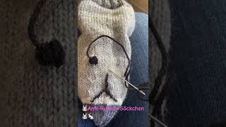 🐇🐰#Anti-Rutschsöckchen für Gr24/25 Beschreibung unter … oder mehr drücken🙋‍♀️