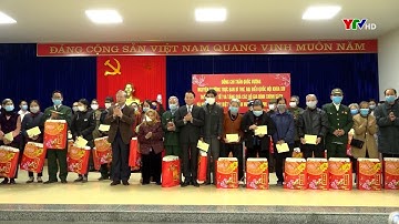Đồng chí Trần Quốc Vượng - Nguyên TT Ban Bí thư - Đại biểu QH tỉnh Yên Bái tặng quà Tết tại Yên Bình