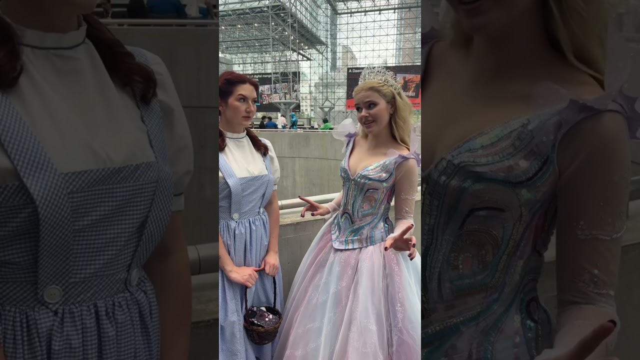 Agatha catching strays at new york comic con 😭 #cosplayer #witch #wicked #agathaallalong