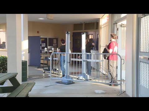 Security, tech experts skeptical about metal detectors in schools - YouTube