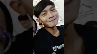 Nongki di angkringan teh Ita..