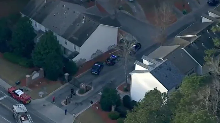 2 shot, including 15-year-old boy, at southwest Atlanta townhomes, police say
