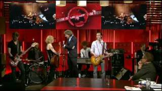 Video-Miniaturansicht von „Anneke van Giersbergen @ DWDD - Concert for Chile announcement“