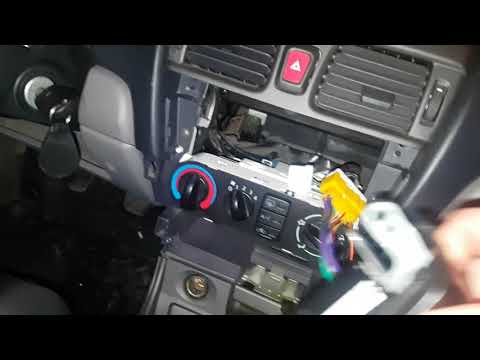 Замена штатной магнитолы Nissan Almera 2001