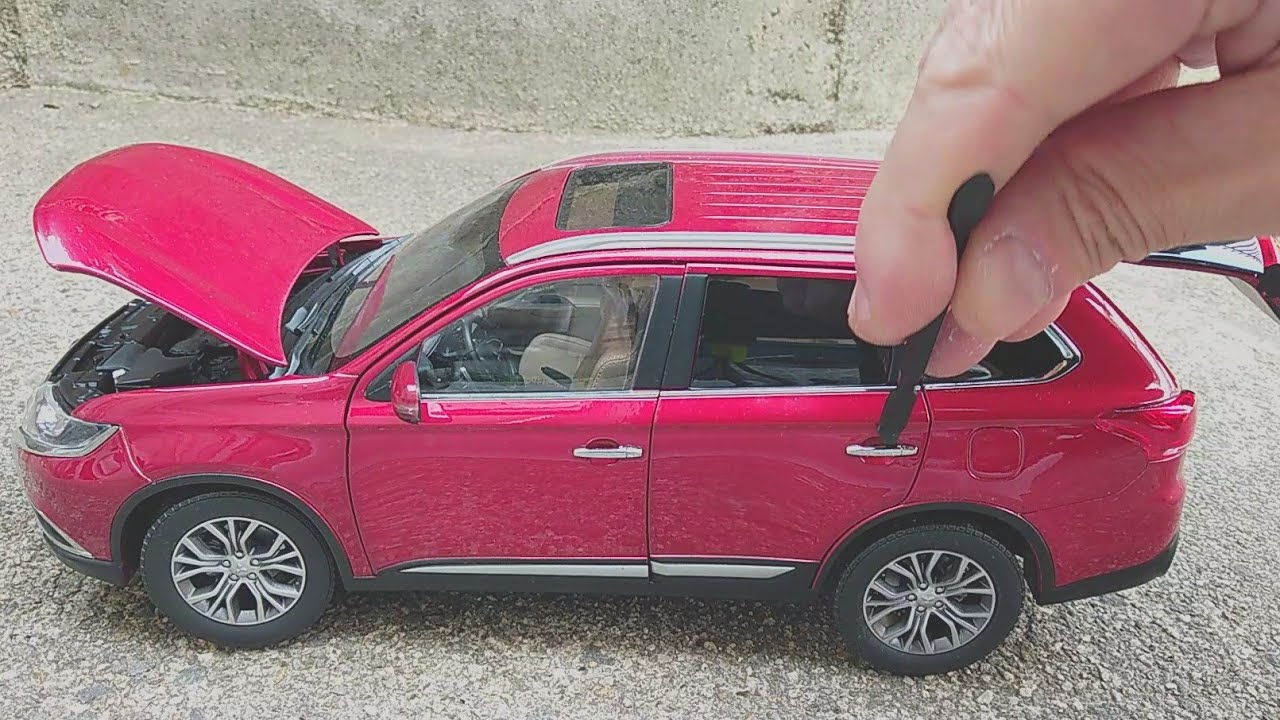 Unboxing of Mitsubishi Outlander(GF) 2015 1:18 Scale Diecast Model